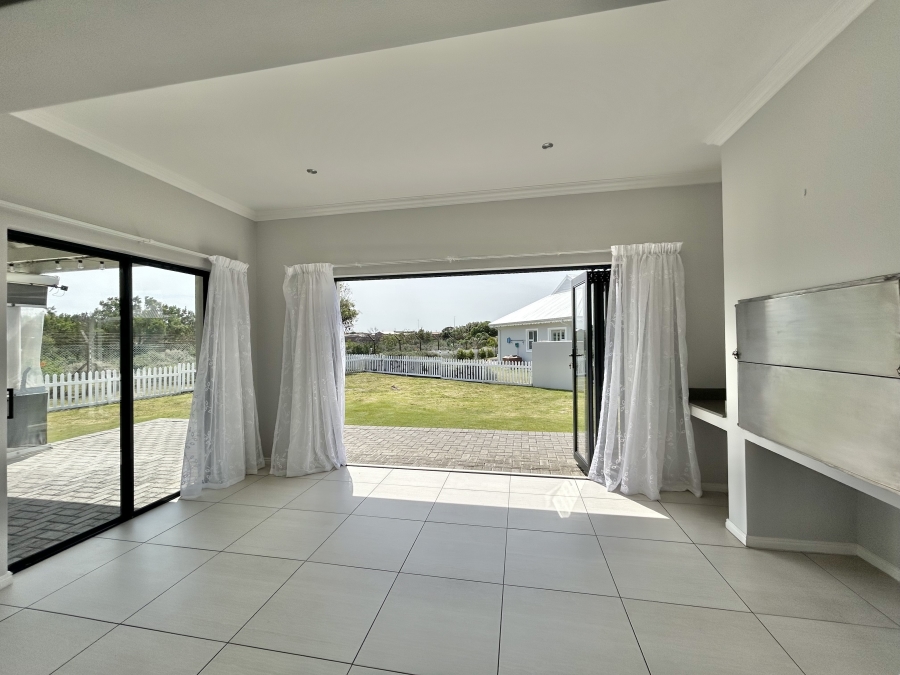 3 Bedroom Property for Sale in Marina Martinique Eastern Cape